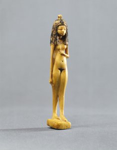 Çıplak bir kız heykelciği, New Kingdom, MÖ 1390-1353 dolayları (fildişi boyalı)